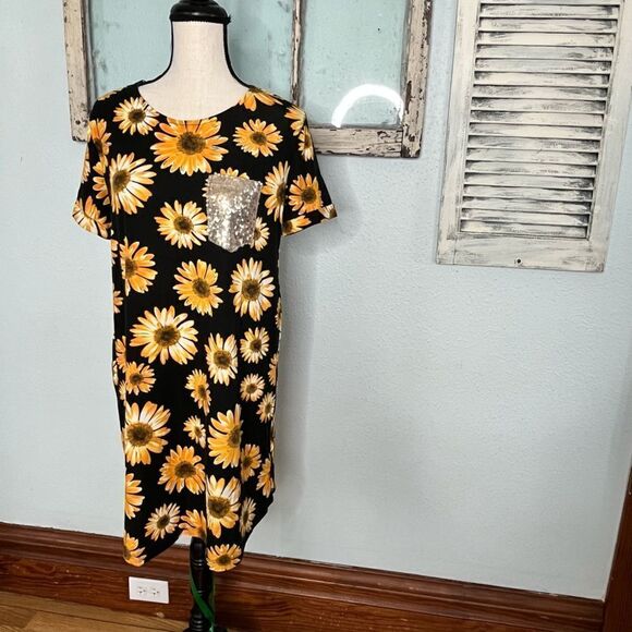NWT Adorable Sunflower T-Shirt Dress - Picture 2 of 9